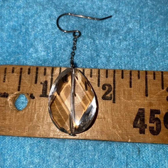 CRYSTAL teardrop facetted dangel pierced earrings clear on silver dainty chains - Picture 4 of 4